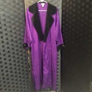 VTG Victoria's Secret Gold Label Paisley Purple Robe Size P/S